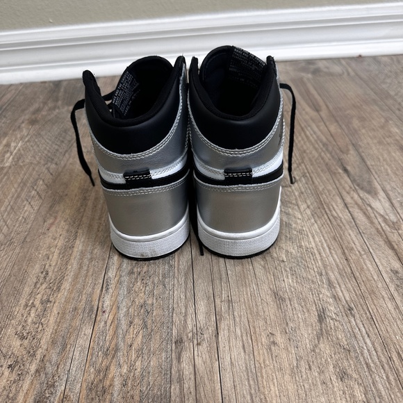 Jordan 1 Retro High OG “Silver Toe” Youth 7Y Men's 7 - Picture 3 of 7